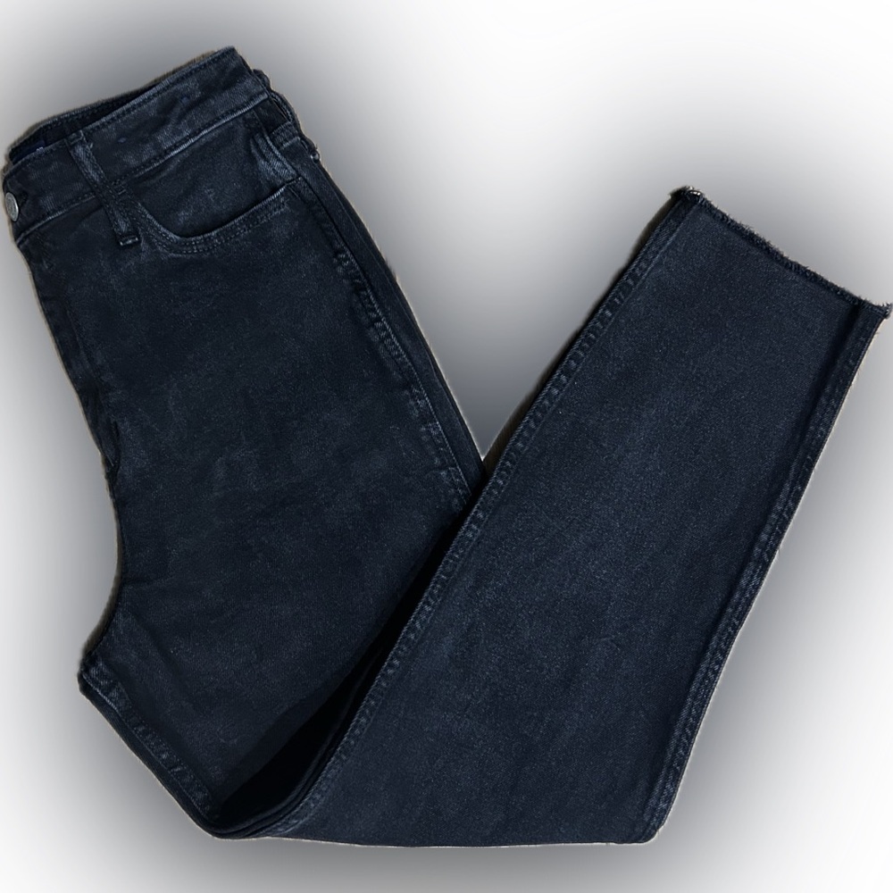 EUC Hollister SZ 27 (5R) black ultra high rise mom jeans/5-pocket/waist 28”-30” - Picture 2 of 5